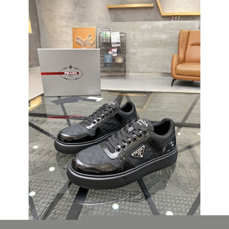 Pra*a casual shoes